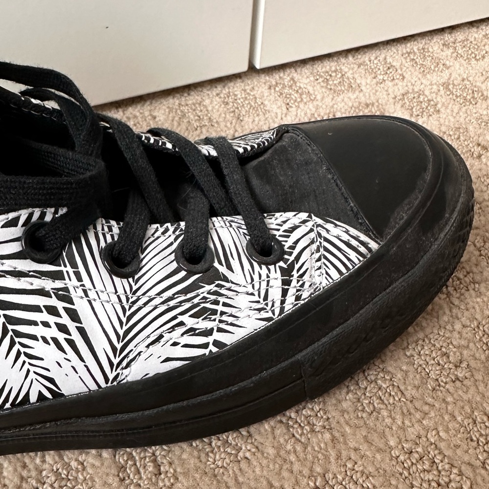 Black Converse With Leaf Pattern - image 3
